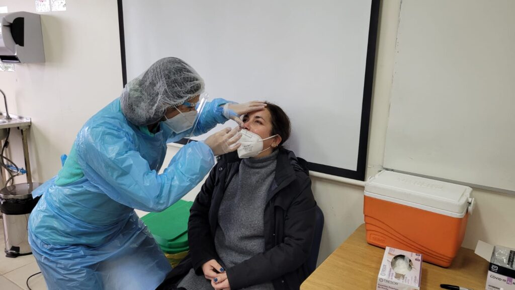 Estudiantes y funcionarios de UDALBA Chillán fueron convocados a participar de la campaña de búsqueda activa de Covid-19, organizada entre la DAE y la Seremi de Salud de Ñuble.