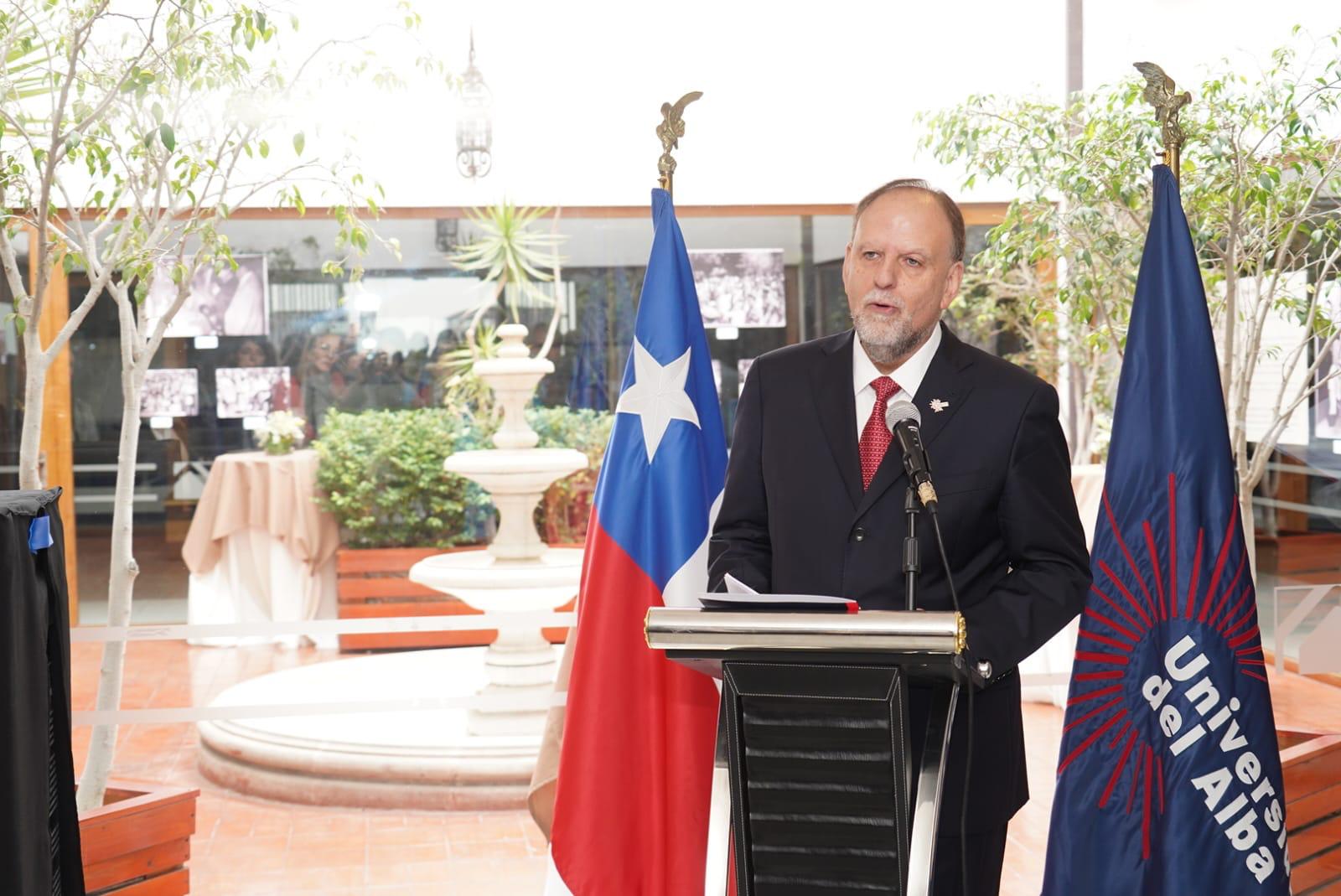 Rafael Rosell, rector Universidad del Alba.